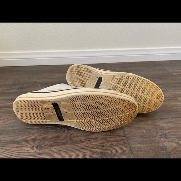 Shoes - Picture 5 of 9